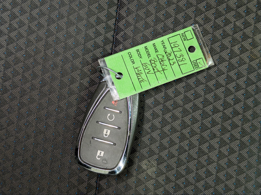 Used 2023 Chevrolet Bolt EUV LT FWD image 22