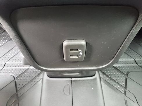 Used 2022 Chevrolet Equinox LT AWD/4WD image 12