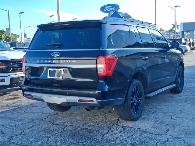 Used 2024 Ford Expedition XLT RWD image 4