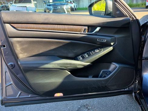 Used 2019 Honda Accord Touring image 31