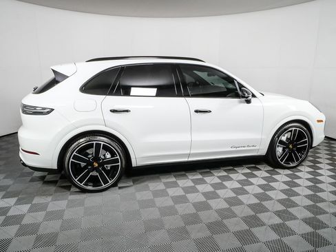 Certified 2021 Porsche Cayenne Turbo image 30