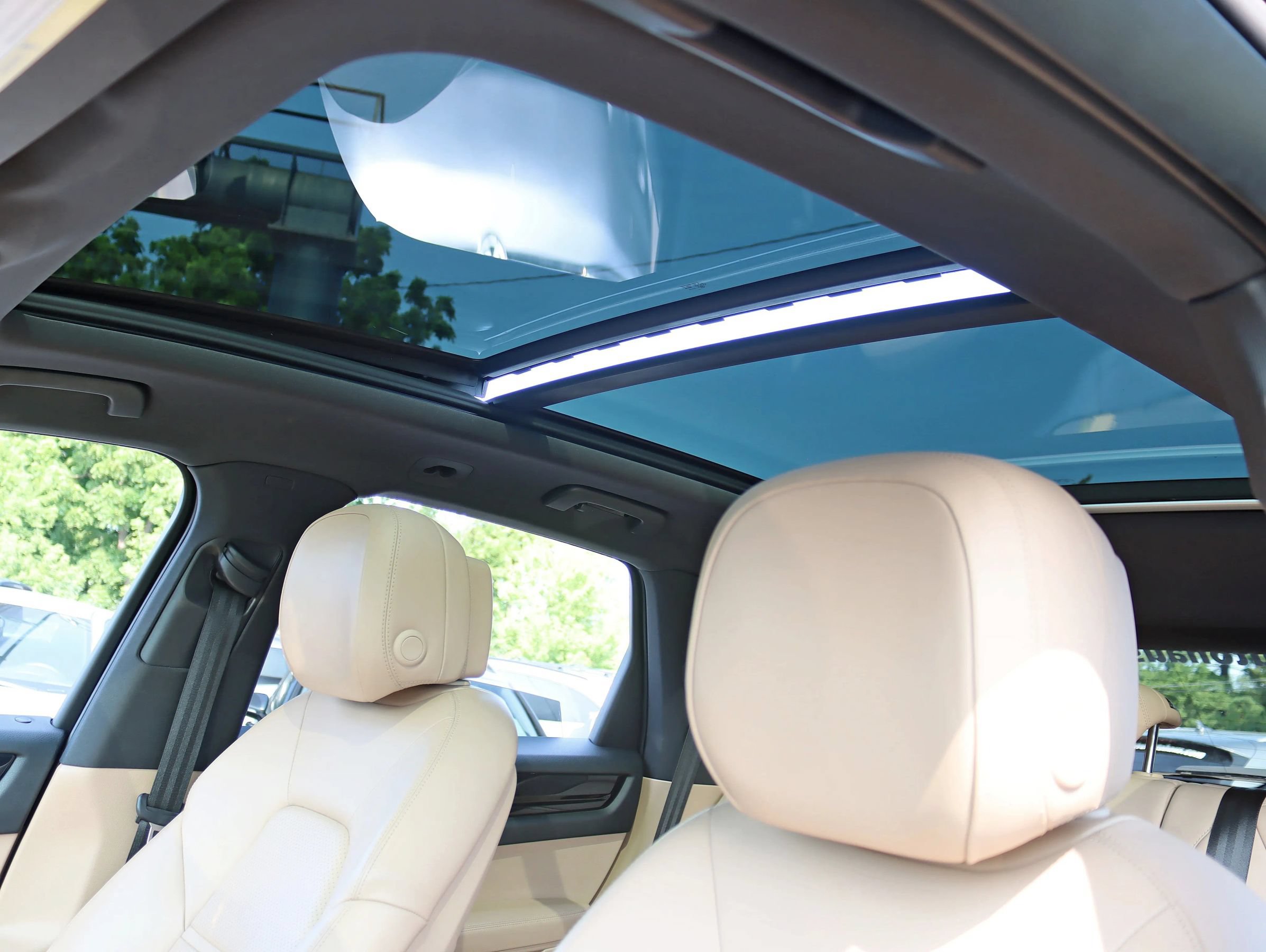 Used 2020 Porsche Cayenne AWD/4WD image 32