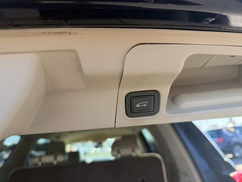 Used 2018 GMC Acadia Denali w/ Technology Package image 23