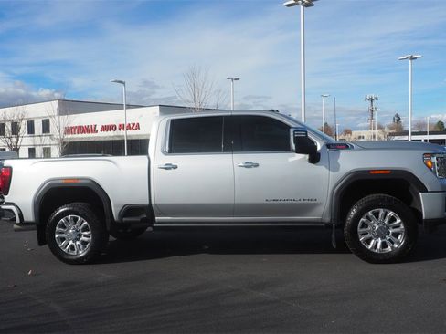 Used 2023 GMC Sierra 3500 Denali w/ Denali Ultimate Package image 4