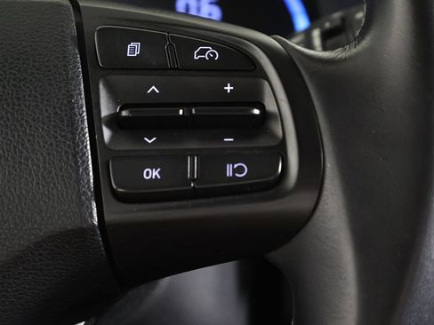 Certified 2024 Hyundai Venue SEL FWD image 36