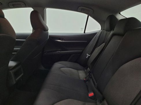 Used 2020 Toyota Camry LE image 18