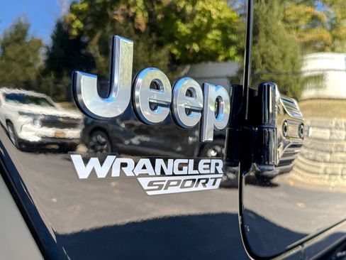 Used 2018 Jeep Wrangler Sport S image 10