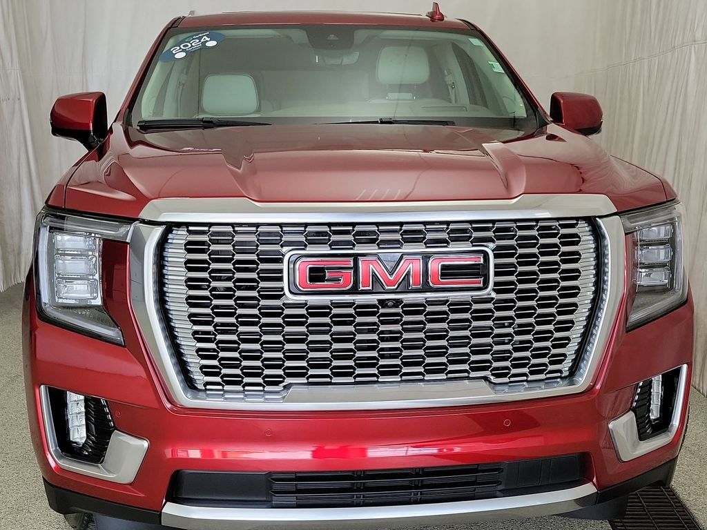 Certified 2024 GMC Yukon Denali w/ Denali Reserve Package AWD/4WD image 3
