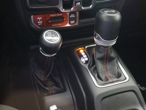 Used 2021 Jeep Wrangler Unlimited Rubicon AWD/4WD image 23