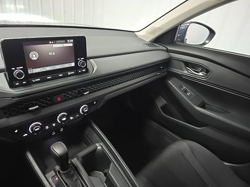 Used 2023 Honda Accord EX image 27