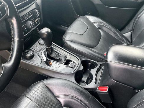 Used 2020 Jeep Cherokee Limited image 15