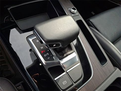 Certified 2025 Audi Q5 2.0T Premium Plus w/ Premium Plus Package image 16