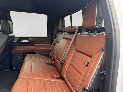 Used 2024 GMC Sierra 2500 Denali Ultimate image 8