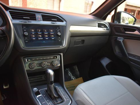Used 2021 Volkswagen Tiguan SE R-Line AWD/4WD image 25