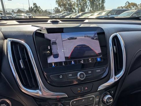 Used 2023 Chevrolet Equinox Premier AWD/4WD image 24
