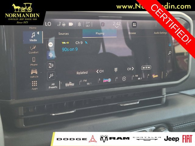 Certified 2025 Jeep Wrangler Unlimited Rubicon w/ Convenience Group AWD/4WD image 9