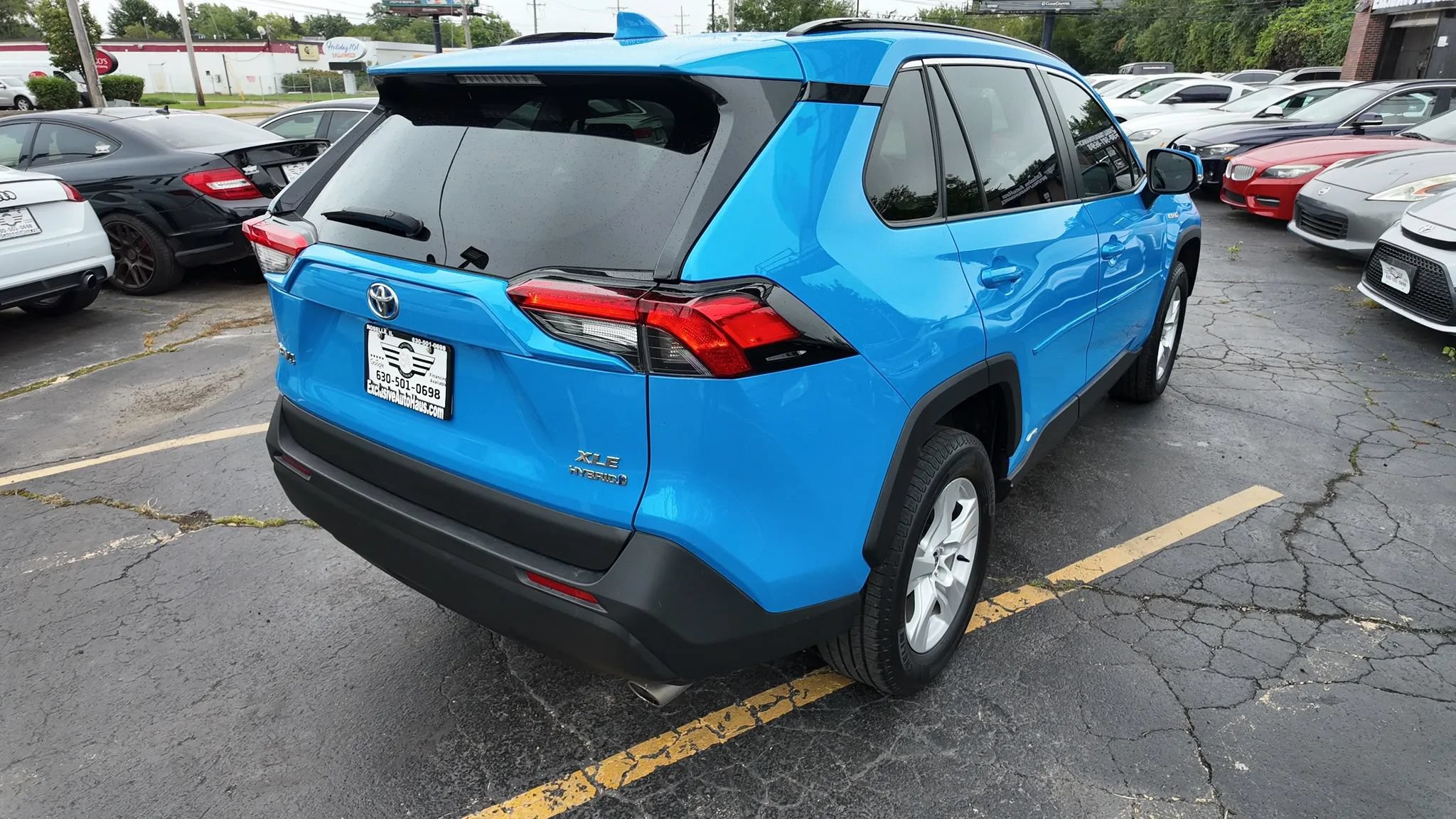 Used 2021 Toyota RAV4 XLE w/ Convenience Package AWD/4WD image 8