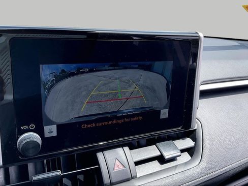 Used 2025 Toyota RAV4 XLE FWD image 24