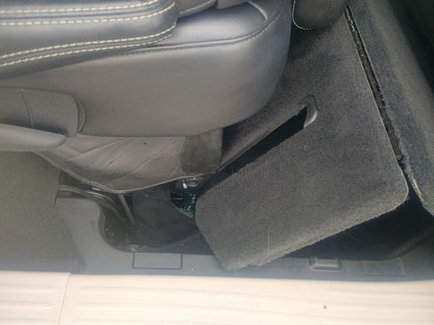 Used 2024 Chrysler Pacifica Touring-L image 17