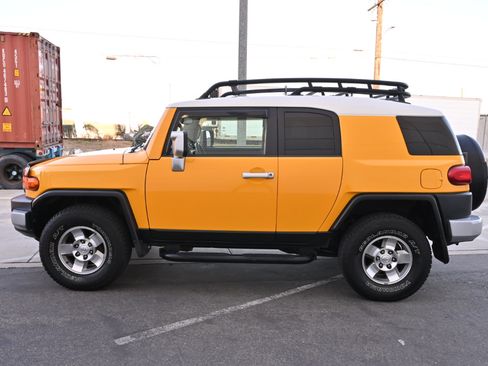 Used 2010 Toyota FJ Cruiser 4WD image 4