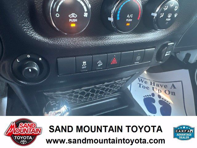 Used 2015 Jeep Wrangler Sahara AWD/4WD image 16