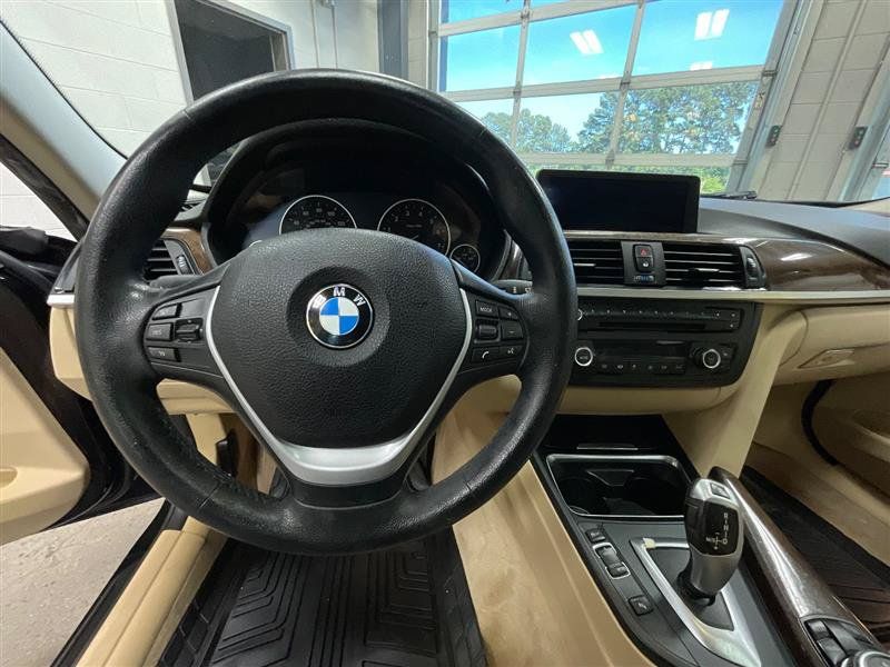 Used 2015 BMW 335i xDrive Sedan w/ Premium Package AWD/4WD image 15