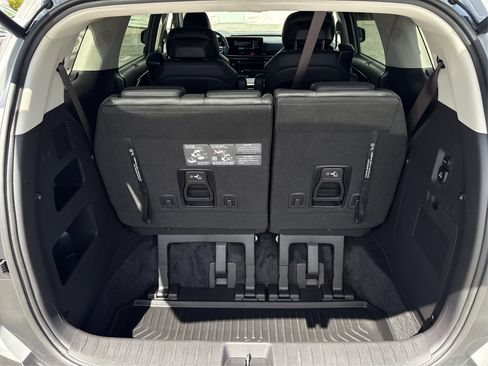 Used 2026 Kia Carnival SX Prestige FWD image 11