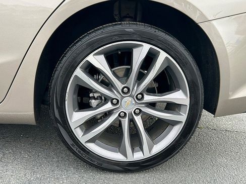 Used 2024 Chevrolet Malibu LT image 14