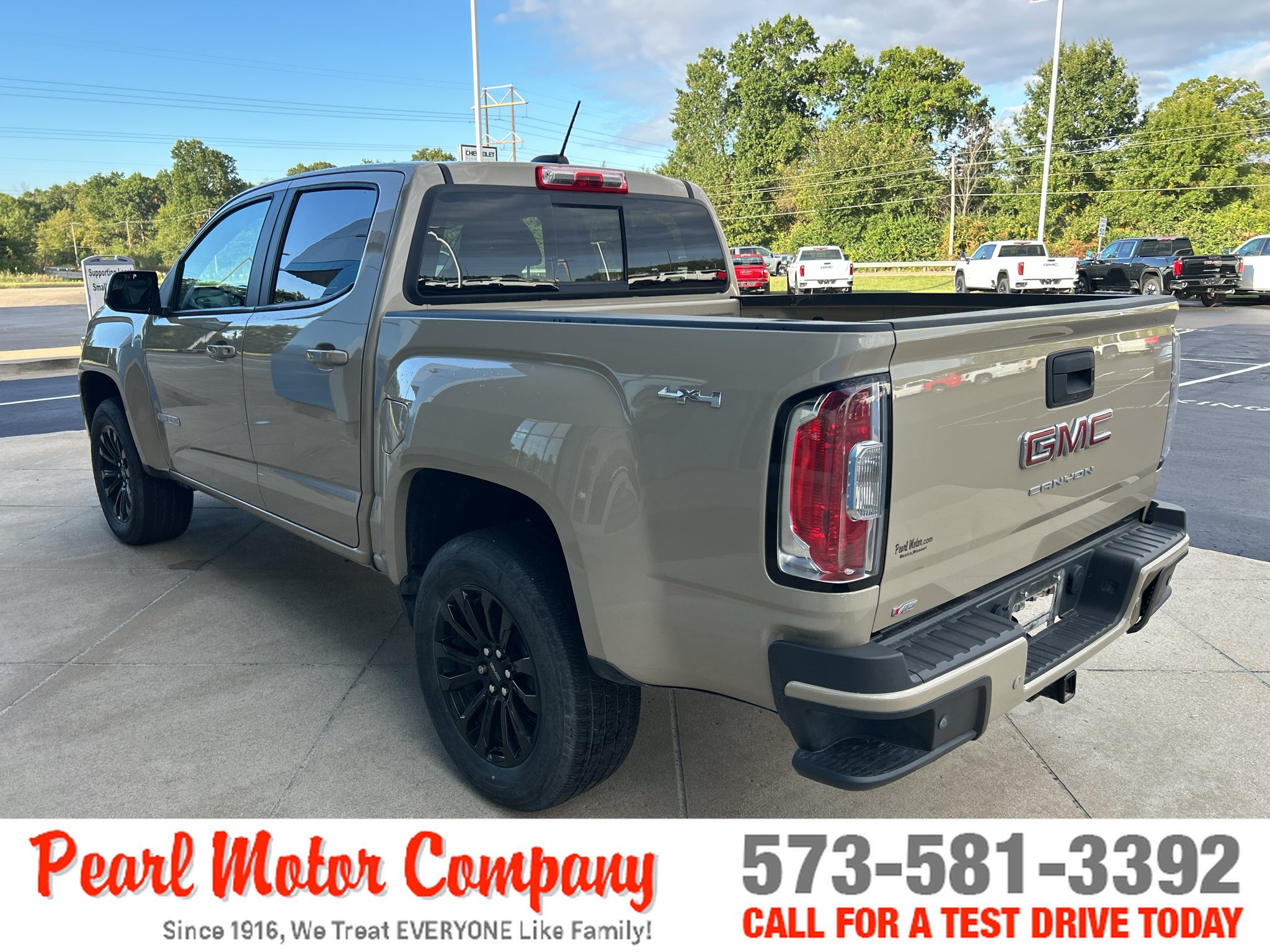 Certified 2022 GMC Canyon Elevation w/ Elevation Premium Package AWD/4WD image 6