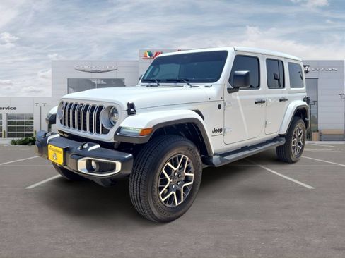 Used 2026 Jeep Wrangler Unlimited Sahara AWD/4WD image 1