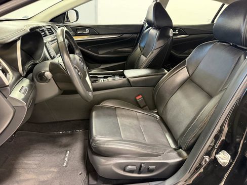 Used 2019 Nissan Maxima 3.5 SV w/ Floor Mat Group FWD image 10