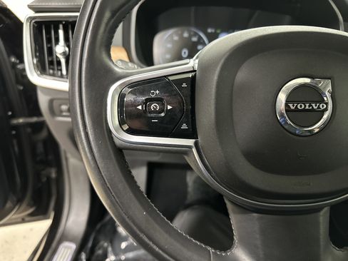 Used 2017 Volvo S90 T6 Inscription w/ Vision Package image 19