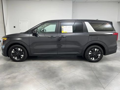 Used 2026 Kia Carnival LXS FWD image 5