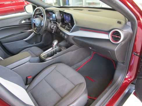 Used 2024 Chevrolet Trax RS w/ Driver Confidence Package FWD image 22