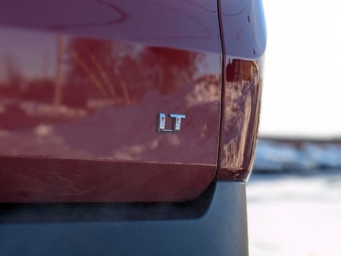 Used 2023 Chevrolet Traverse LT image 11