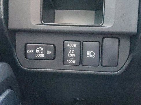 Certified 2018 Toyota Tacoma TRD Sport AWD/4WD image 29