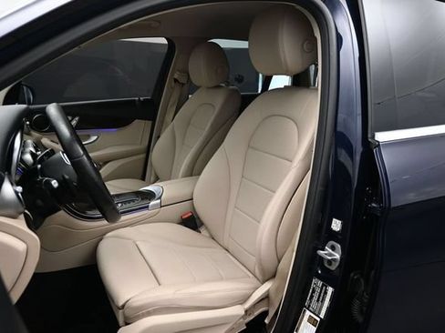Used 2022 Mercedes-Benz GLC 300 w/ Premium Package Lite image 5