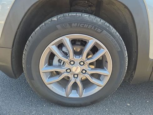 Used 2023 GMC Terrain SLT w/ Tech Package image 10