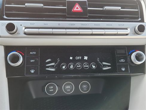 Used 2025 Genesis G70 2.5T image 14