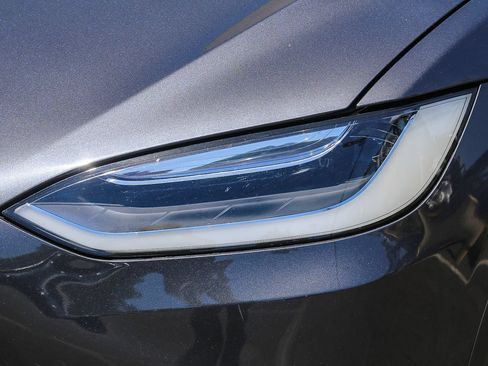 Used 2016 Tesla Model X 90D AWD/4WD image 7