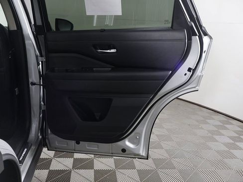 Used 2023 Nissan Pathfinder SL w/ SL Premium Package image 28