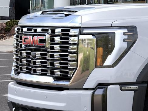 New 2026 GMC Sierra 3500 Denali w/ Denali Reserve Package AWD/4WD image 13