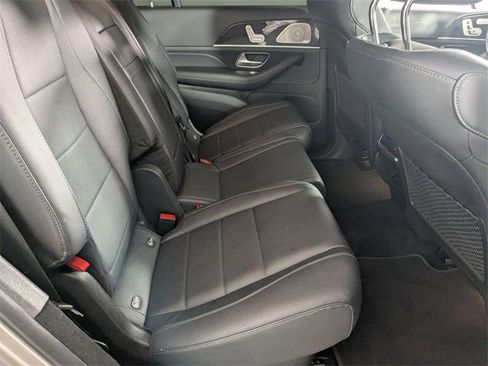 Used 2022 Mercedes-Benz GLS 450 4MATIC image 33