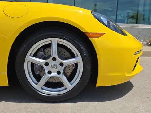 Used 2019 Porsche 718 Boxster RWD image 11