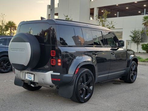 Used 2020 Land Rover Defender 110 HSE image 4