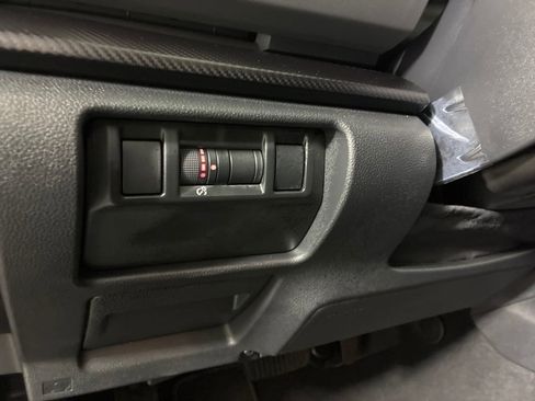 Used 2025 Subaru Crosstrek 2.0i Premium image 22