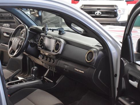 Used 2021 Toyota Tacoma TRD Sport w/ Technology Package image 37