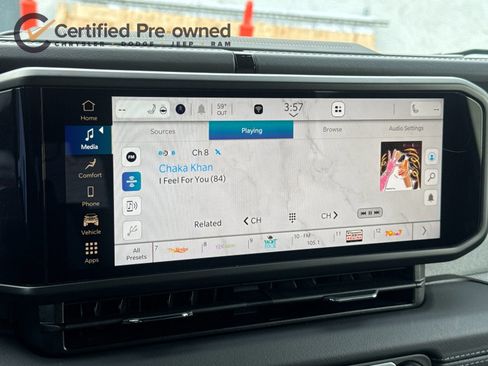 Certified 2025 Jeep Wrangler Unlimited Sahara w/ Safety Group AWD/4WD image 19