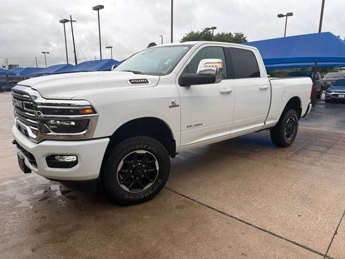 Used 2026 RAM 2500 Laramie AWD/4WD image 1