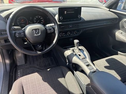 Used 2025 Honda HR-V Sport image 7